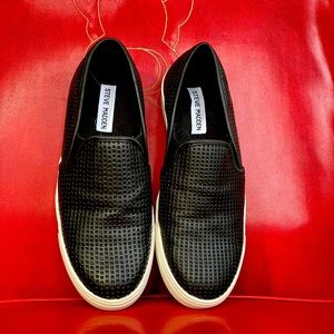 Steve Madden Pazer Slip-ons